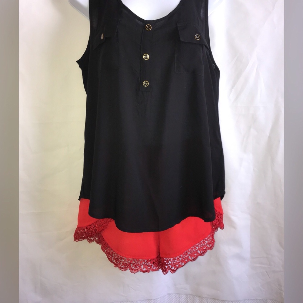 Red flowy short with crochet bottom. - Picture 4 of 6